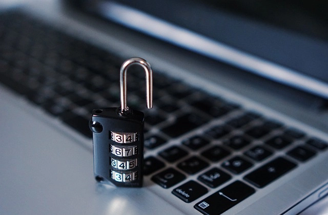 Keyboard & padlock 
